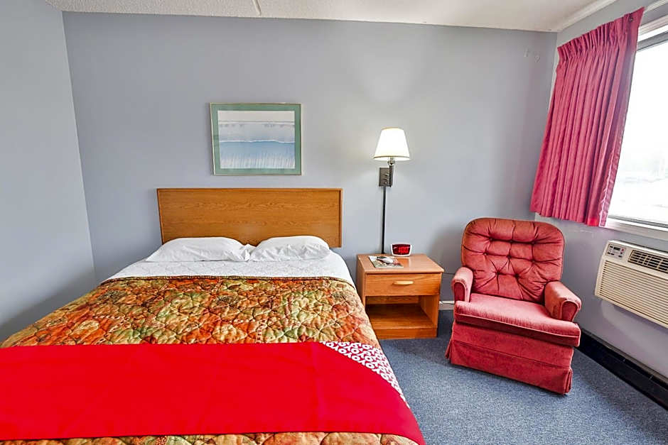 OYO Hotel Pipestone MN, Canterbury Park