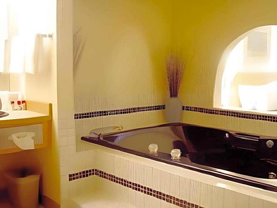 Village Inn & Suites Marysville
