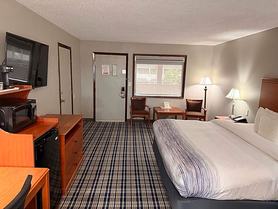 AmericInn by Wyndham Appleton Downtown