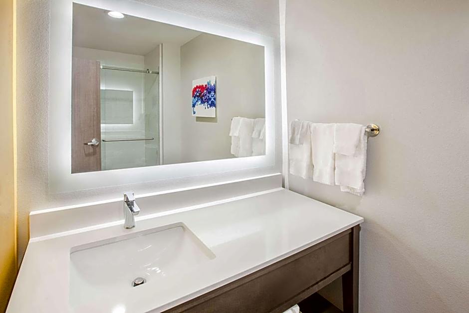 La Quinta Inn & Suites by Wyndham Dallas - Duncanville