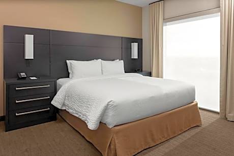 1 Bedroom Suite, 1 King, Sofa bed