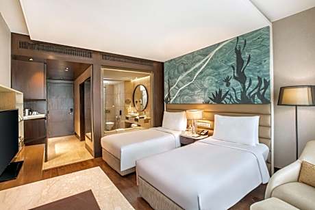 Executive Premier Twin Room with Bathtub- 10% saving on all hotel services