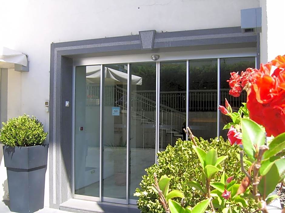 Suites & Residence Hotel