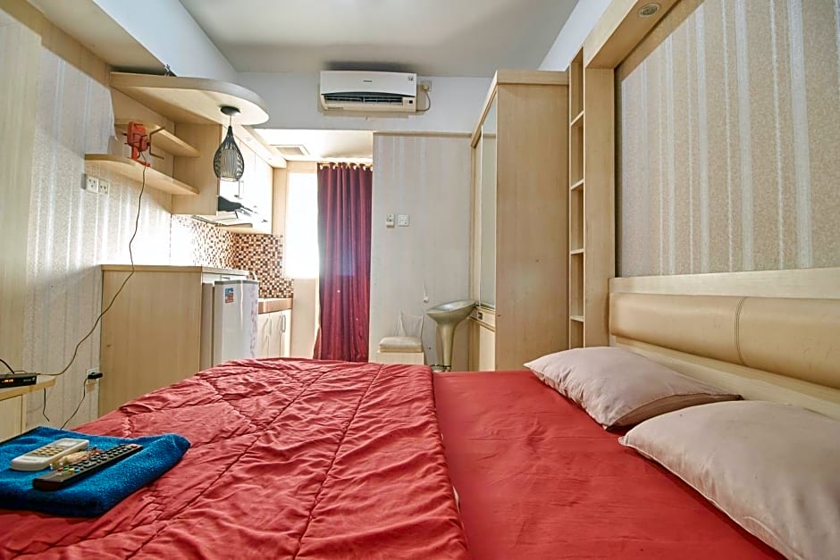 Apartment Green Lake View Ciputat by Celebrity Room