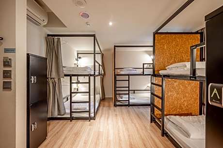 Bed in 6-Bed Mixed Dormitory Room