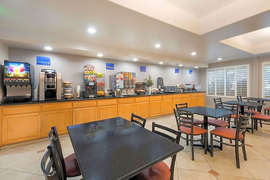 Best Western Lania Garden Inn & Suites