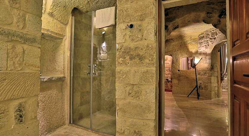 Acropolis Cave Suites