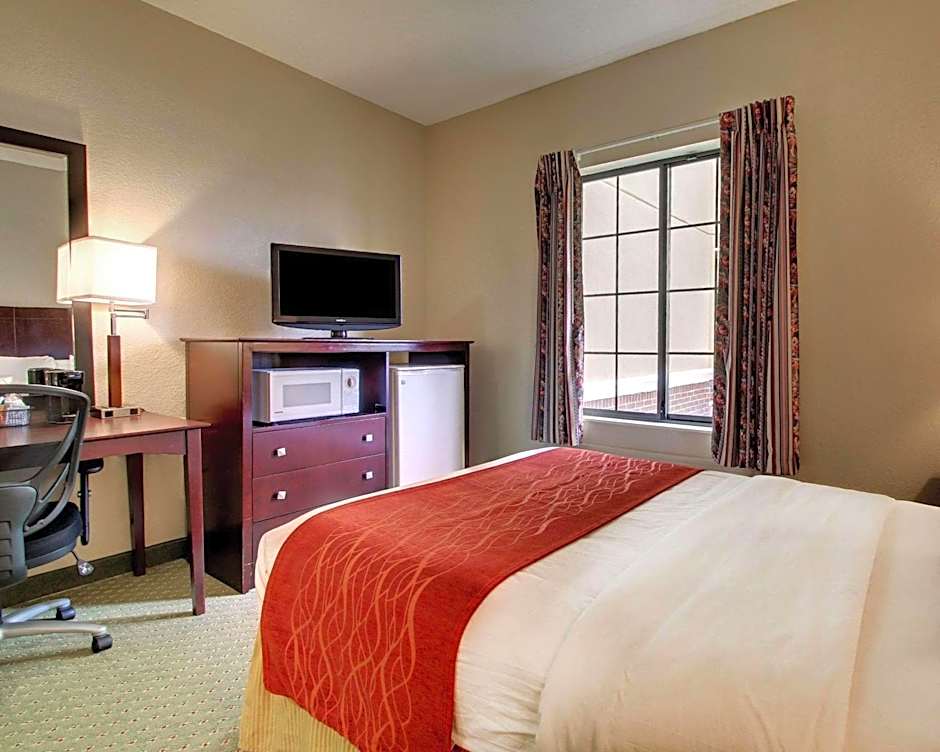 Columbia Inn & Suites