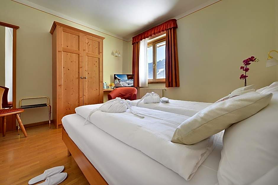 Zdjęcie 1 z 2 — 1 Double Bed or 2 Beds, Accessible
