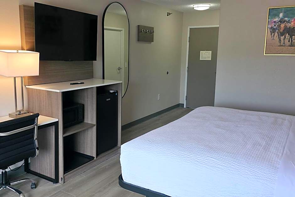 Baymont by Wyndham Louisville Southwest