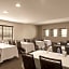 Country Inn & Suites by Radisson, Bakersfield, CA