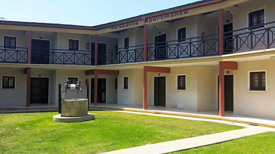 Pelekanos Apartments