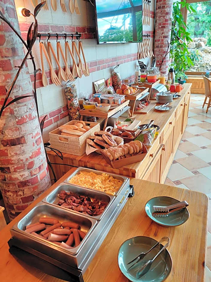 Platan Garden Rooms & Restaurant