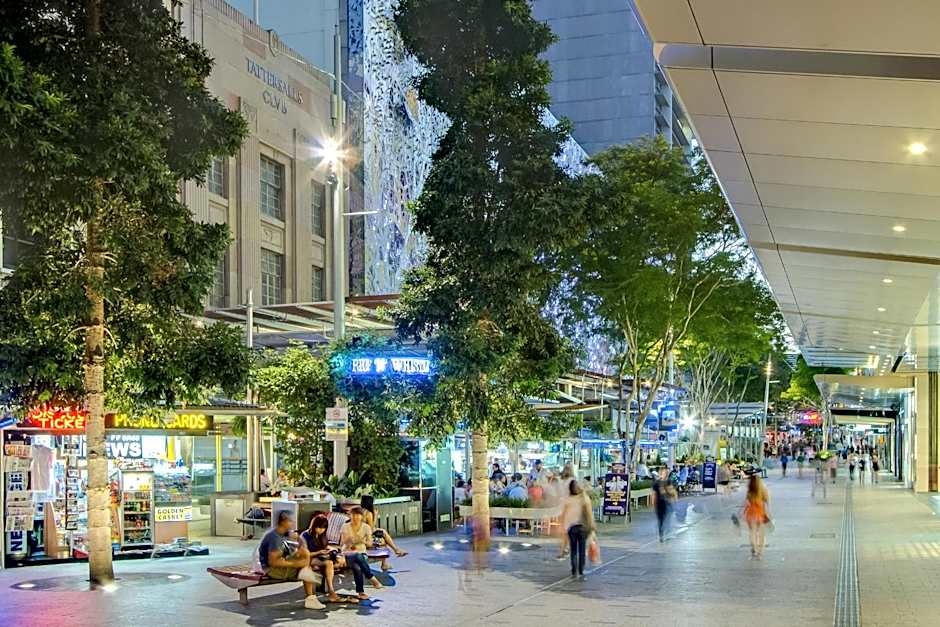 Macarthur Chambers Apartments