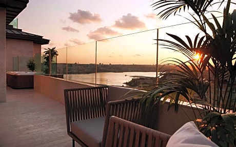 Suite Terrace (Golden Horn View - Panoramic)