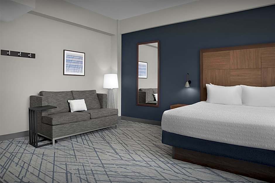 Hampton Inn Indianapolis Dwtn across from Circle Centre