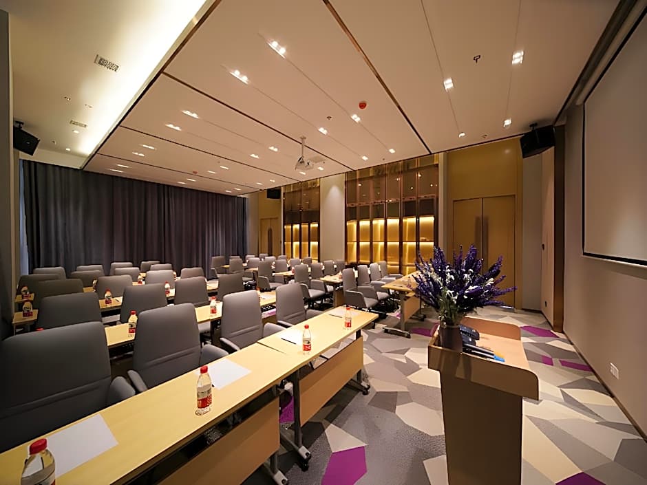 Lavande Hotel Anshan City Center