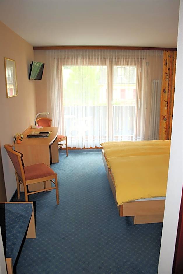 Photo 1 of 4 of Double Room