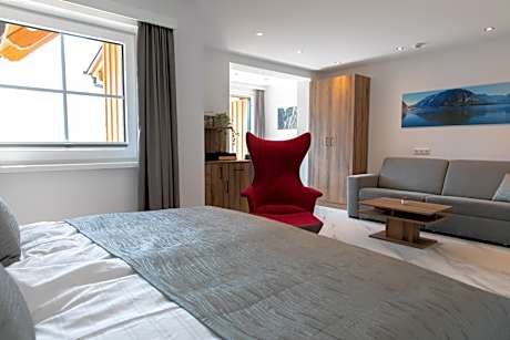 Suite with Lake View