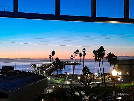 Howard Johnson by Wyndham Santa Cruz Beach Boardwalk