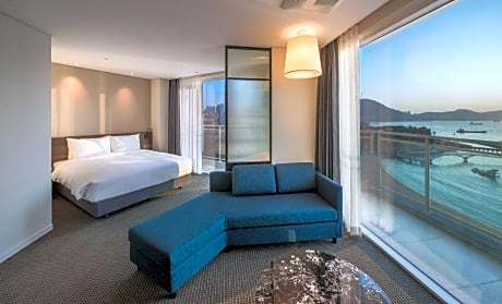 Ocean Suite Terrace >Junior Suite Ocean Terrace Free Ugrade