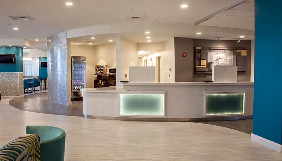 Holiday Inn Express & Suites Panama City Beach - Beachfront By IHG