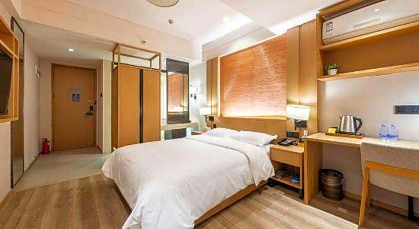 V8 Ziyuangang Hotel