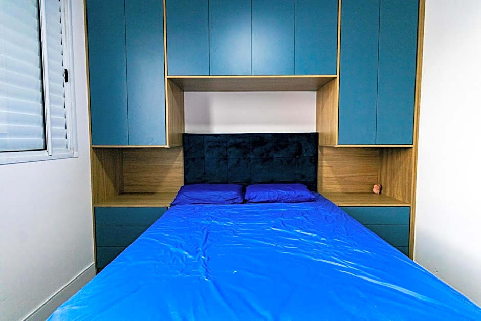 Apto c piscina e WiFi na Praia da Enseada -Guaruja