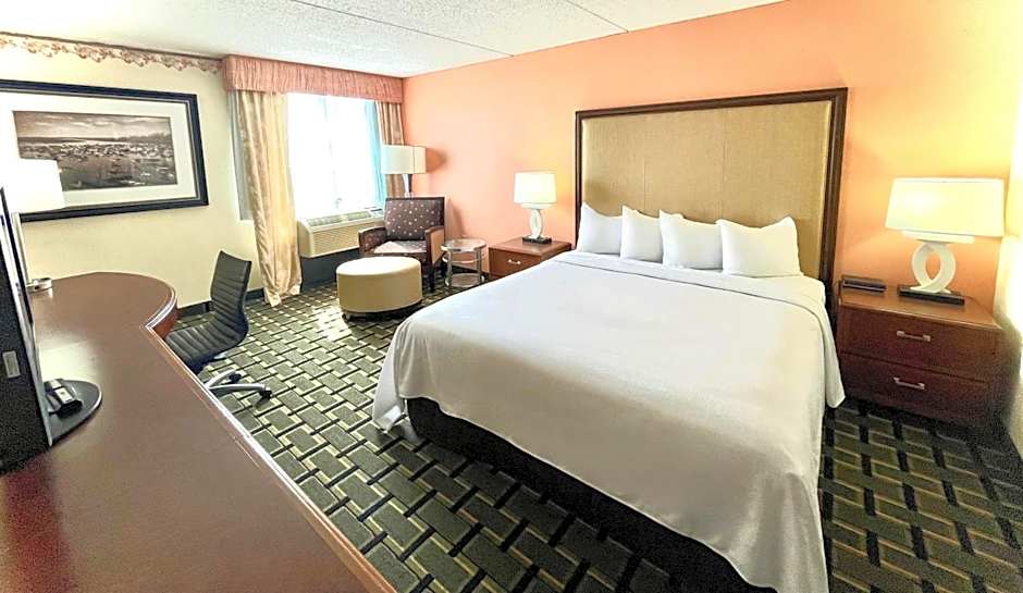 Fairbridge Hotel Cleveland East