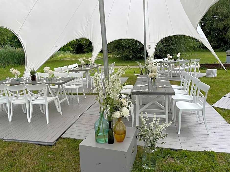 Hotel Victor Pruszkow DeSilva