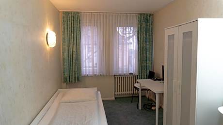 Single Room with Shared Bathroom