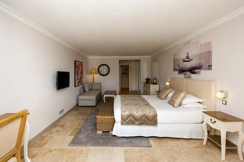 Chambres d'Hôtes & Spa Cannes- Mougins "Villa Stéphanie"