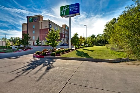 Holiday Inn Express and Suites Oklahoma City North, an IHG Hotel