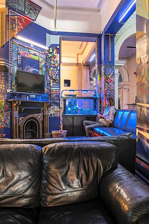 Sundancer Backpackers Hostel