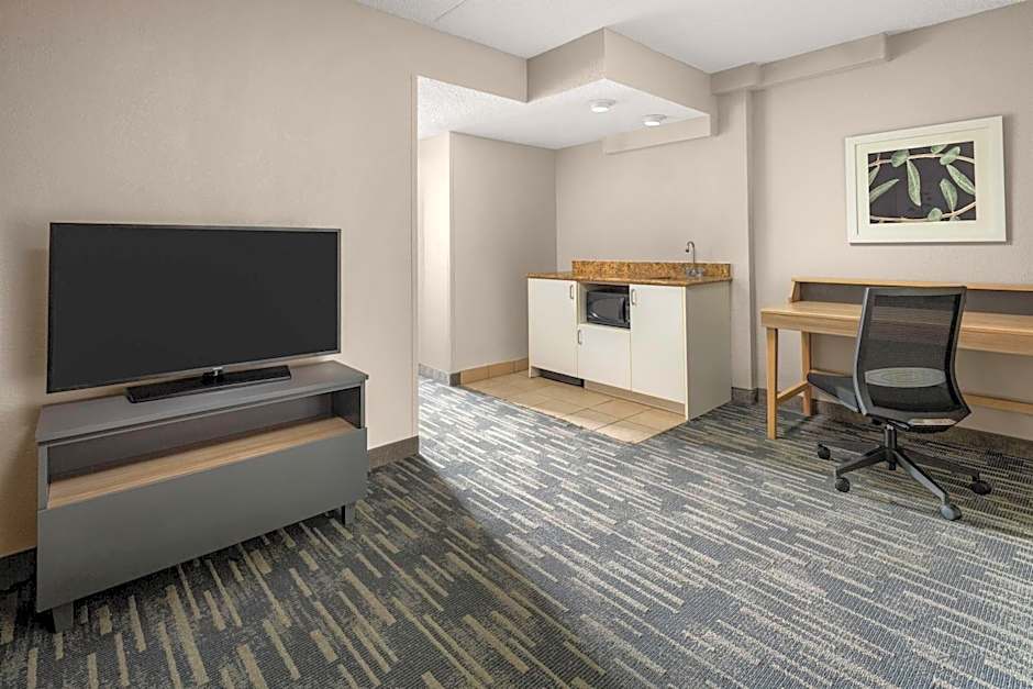Wingate by Wyndham Lincoln Airport East I-80