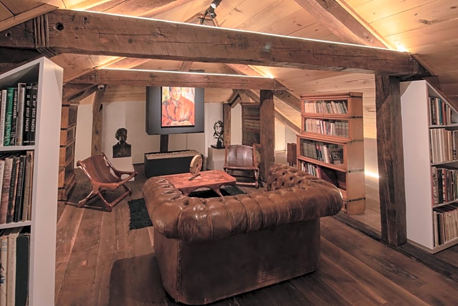 Uvence Arte + Hotel