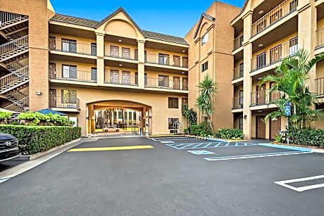 Howard Johnson by Wyndham Pasadena