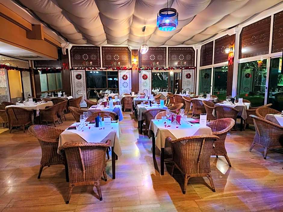 El Oumnia Puerto & Spa