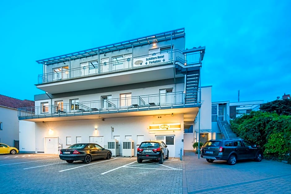Schäfers Hotel, Self-Check-in, Cafe und Bäcker am Hotel