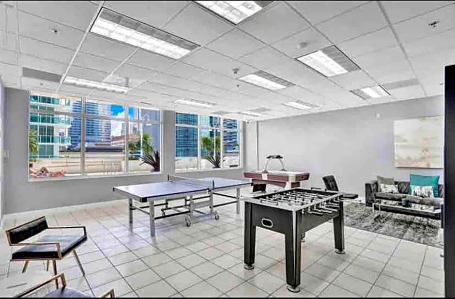 LUXURIOUS 1BR HIGH RISE CONDO BRICKELL-Free Parking