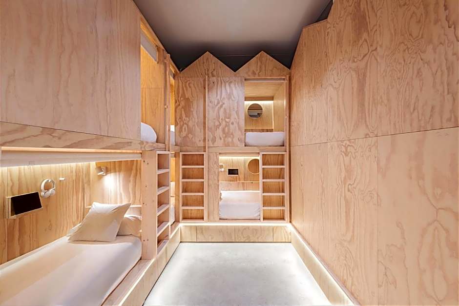 Colo Colo Hostel - Single Private Beds