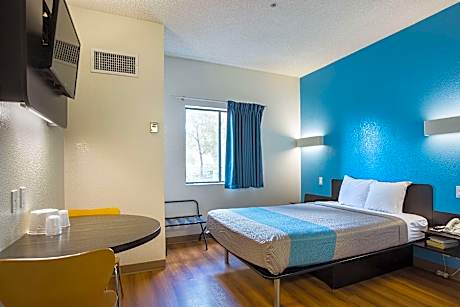 Queen Room - Disability Access - Roll in Shower
