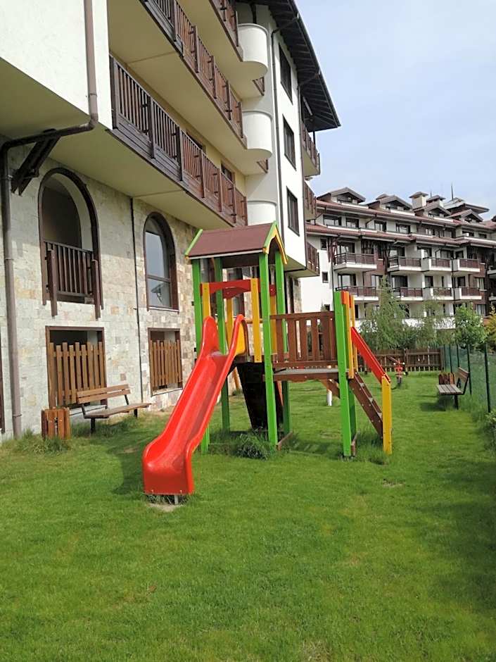 Grand Royale Apartment Complex & Spa