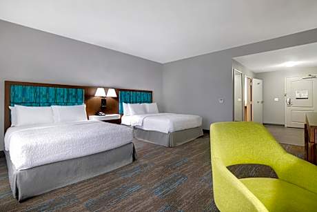 Double Room with Two Queen Beds and Bath Tub - Mobility and Hearing Access/Non-Smoking