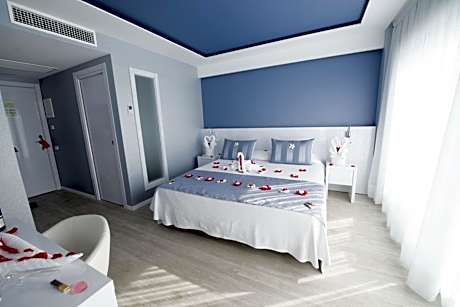 Quadruple Room with Balcony