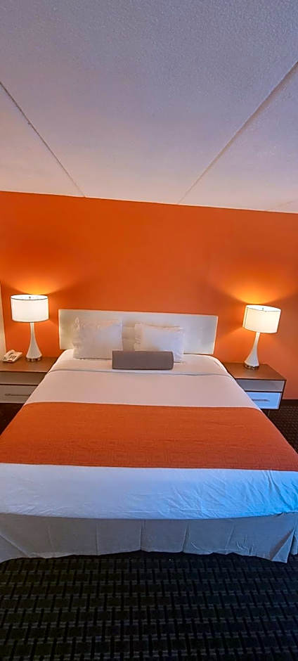 Howard Johnson by Wyndham Newburgh