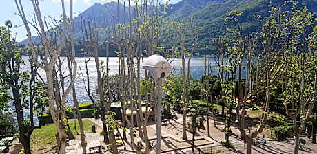 Triple Room with Lake View