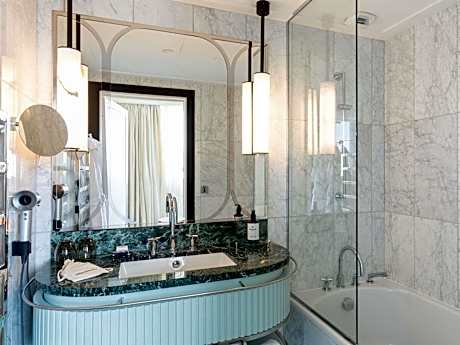 Deluxe Room with City View