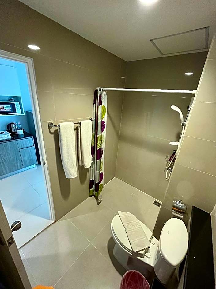 Des Res Hotel and Residence