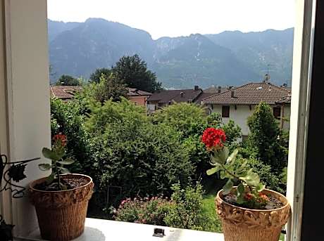 Economy Triple Room with Shared Bathroom